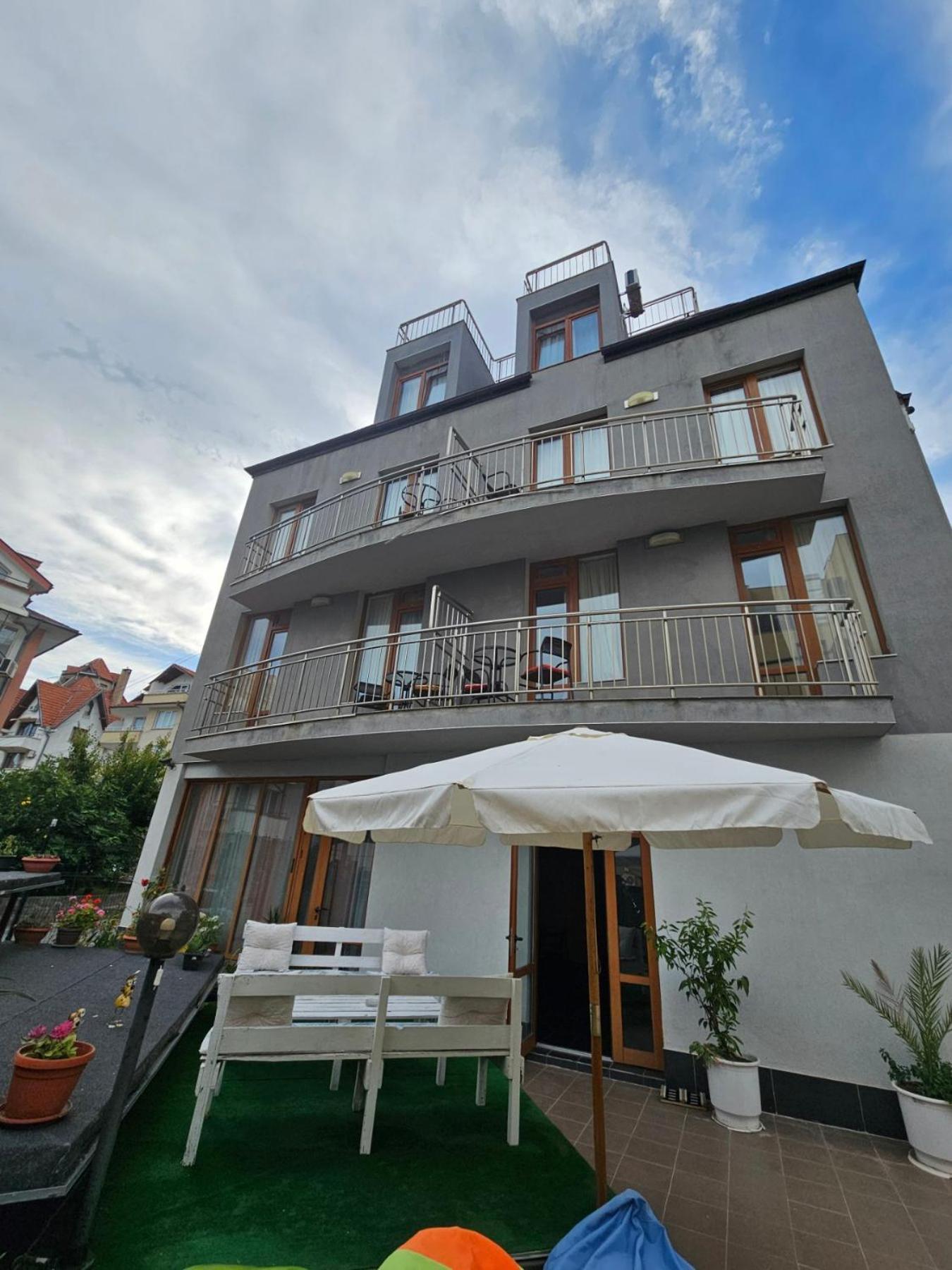 Guest House Petrovi Ravda Exterior foto
